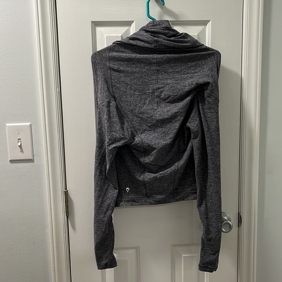 Ivivva wrap shirt - Picture 2 of 4